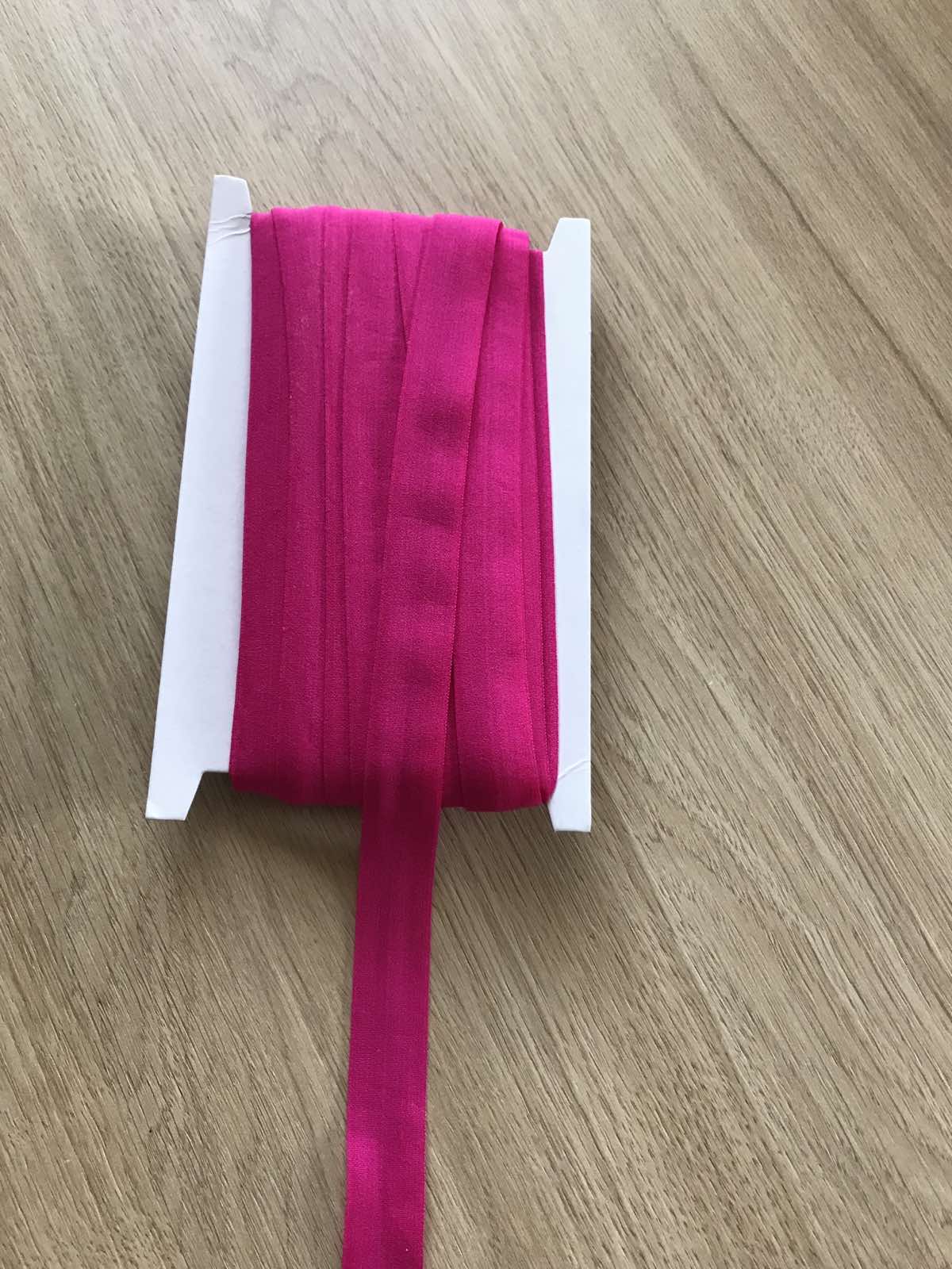 lemovací pruženka sytě růžová
