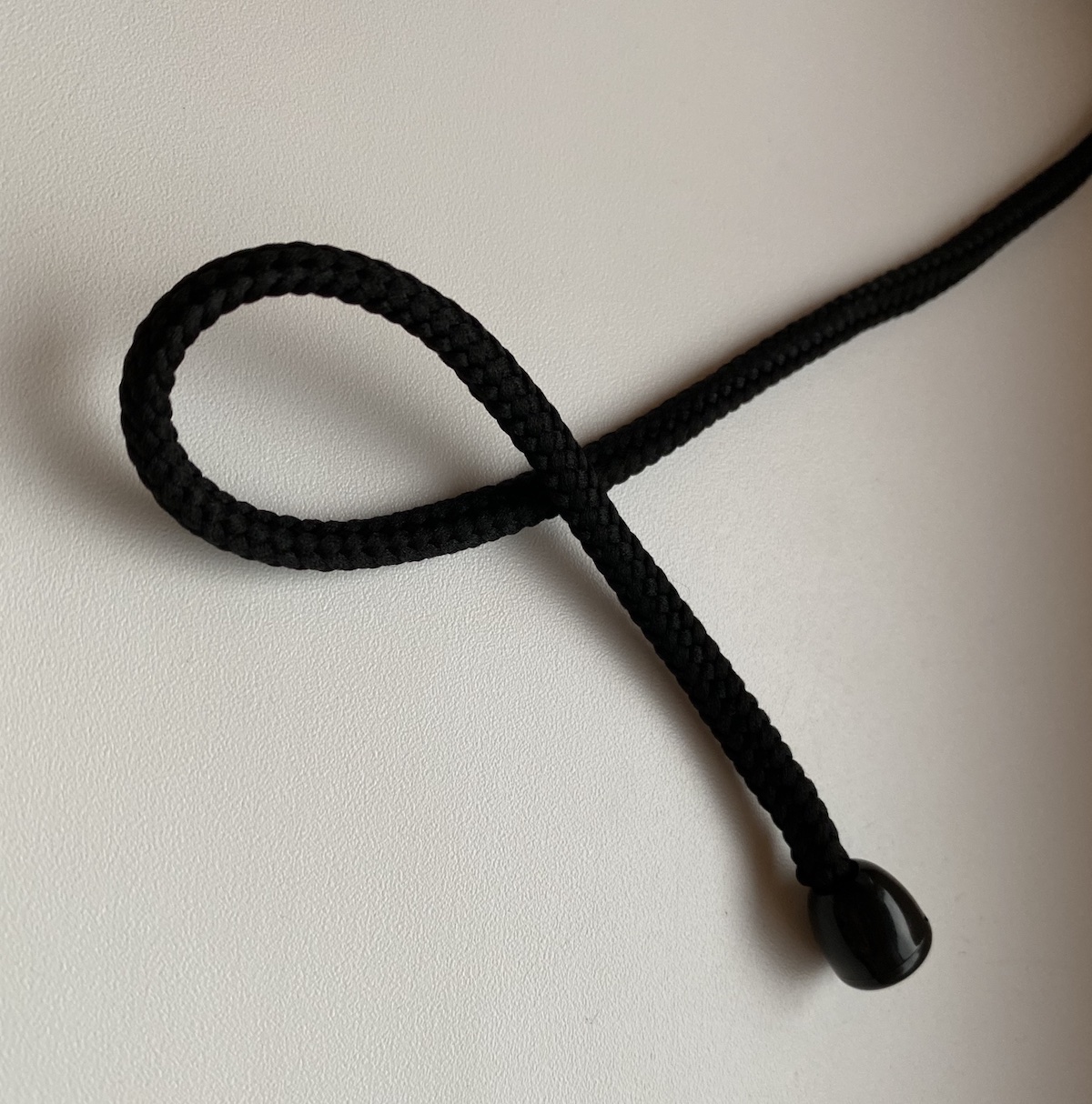 Oděvní šňůra černá 4mm