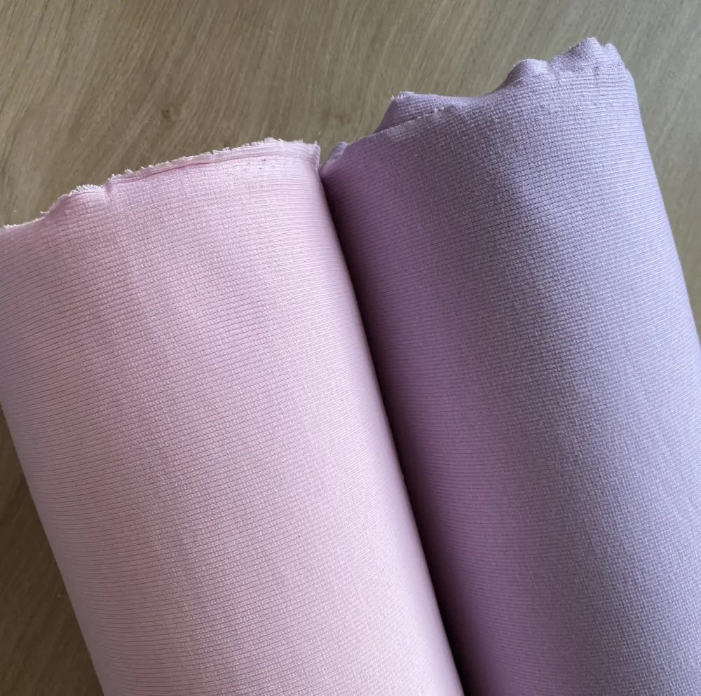 žebrovaný úplet - světle fialová